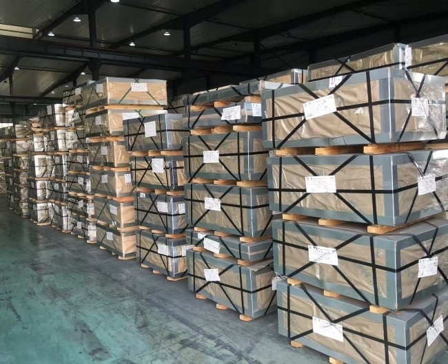 Folhas de lata eletrolítica para fabricação de latas de alimentos com excelente resistência à corrosão